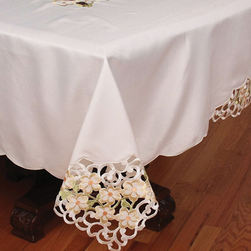 Spring Garden Tablecloth, 120" L x 70" W