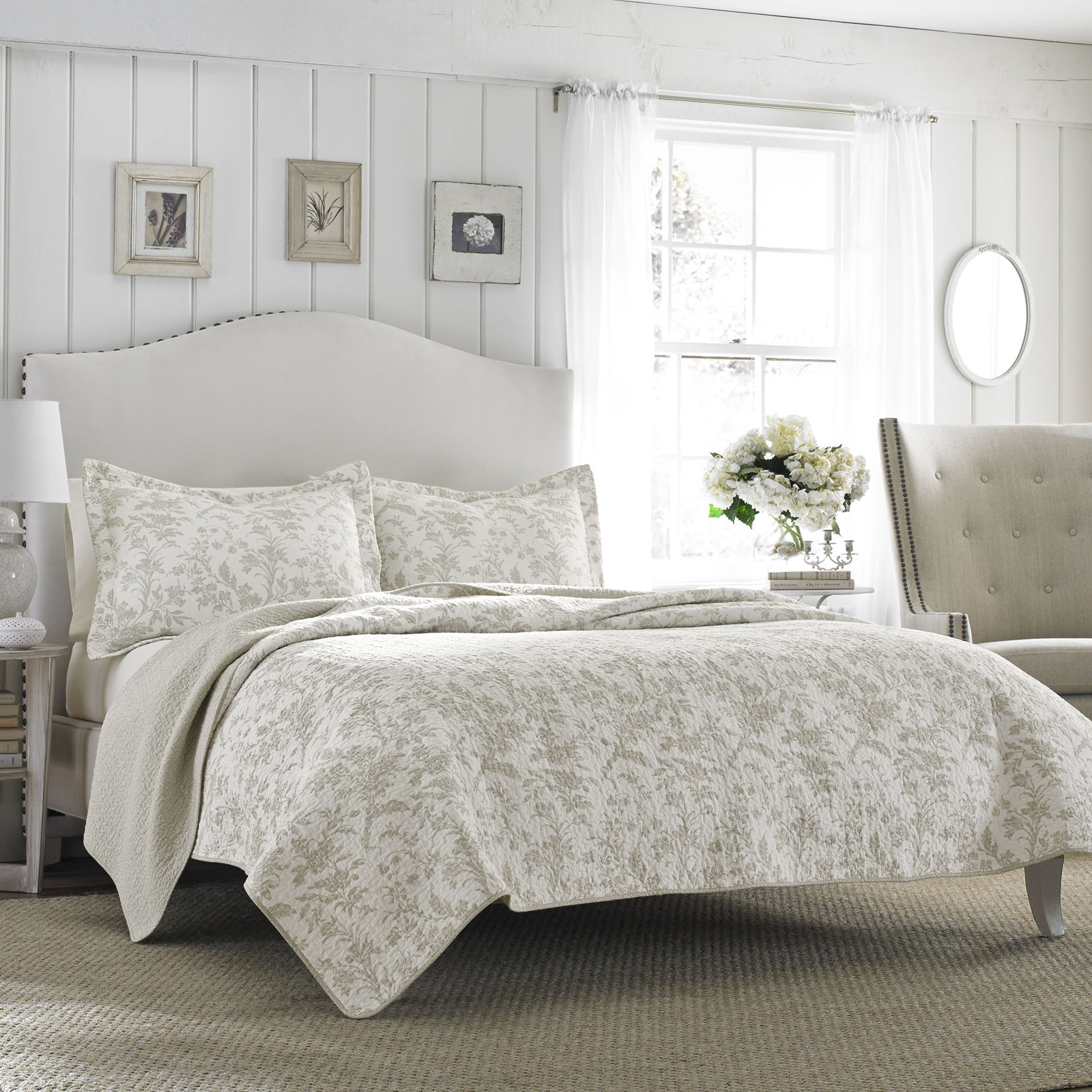 Laura Ashley Amberley Reversible Cotton Quilt Set, Twin Quilt + 1 Sham, Beige