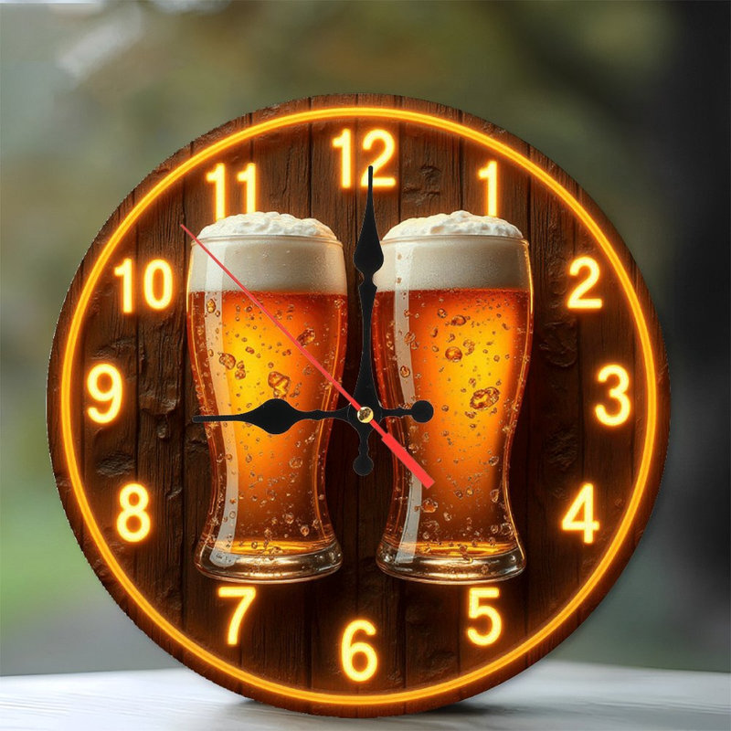 Horloge murale avec verres à bière
