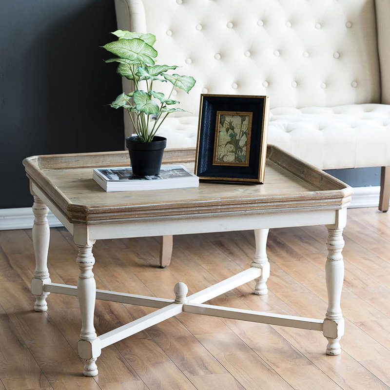 Table basse carrée en bois