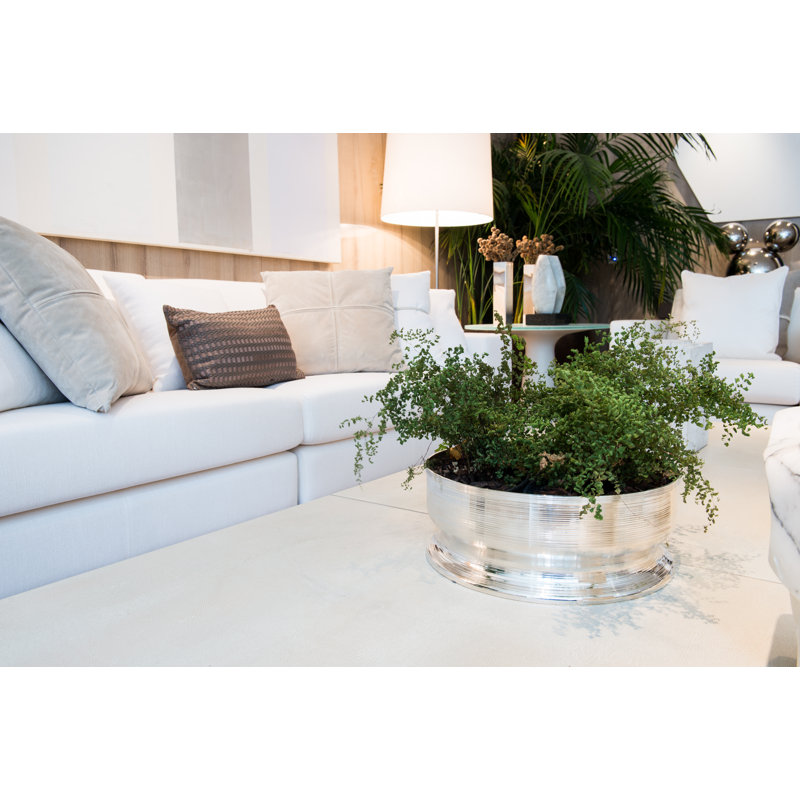 Vasos E Centros De Mesa Metal Planter, 13" H x 13" W x 5" D