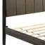 Lit pour grand lit avec tête de lit tapissier brune et base en bois au fini gris patiné