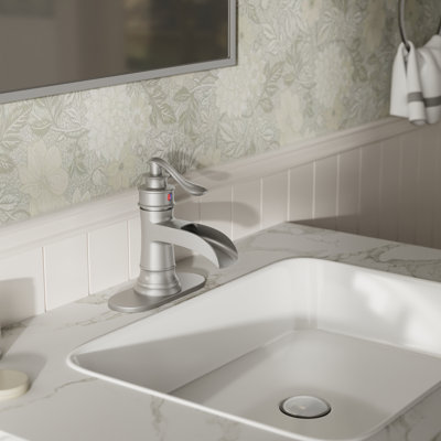 Single-handle Bathroom Faucet with Drain Assembly