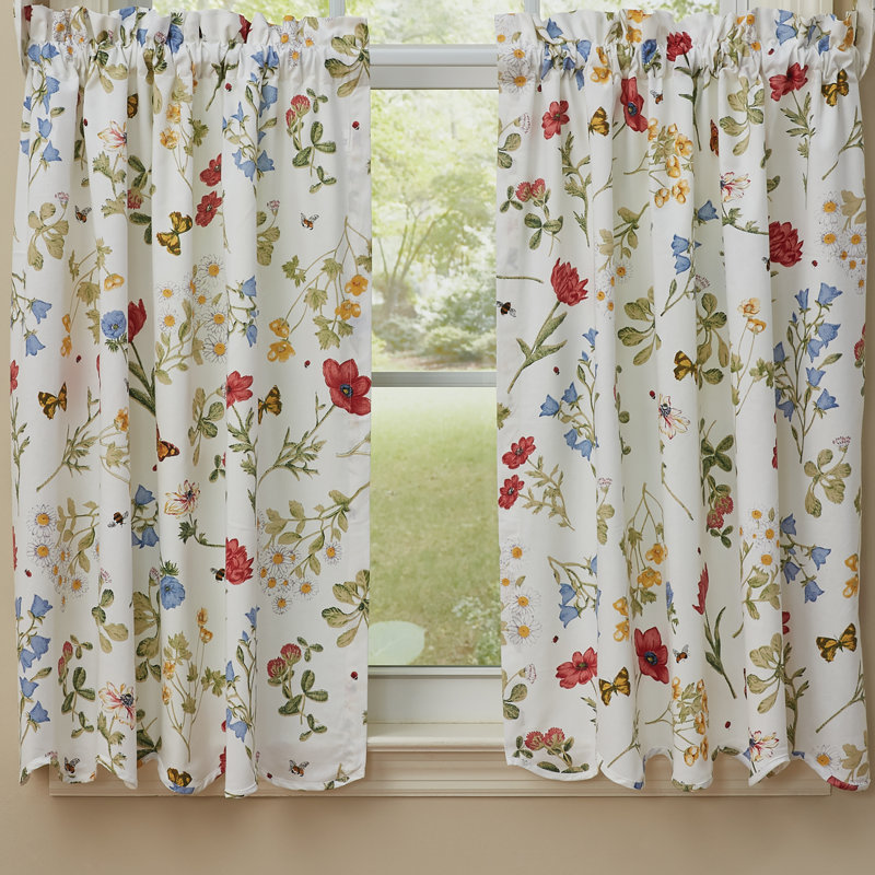 Wildflower Scalloped Tiers - 24"L, 72"W x 24" L