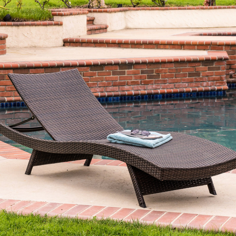 Chaise d'extérieur confortable - métal, brun multi, dossier réglable et finition multi
