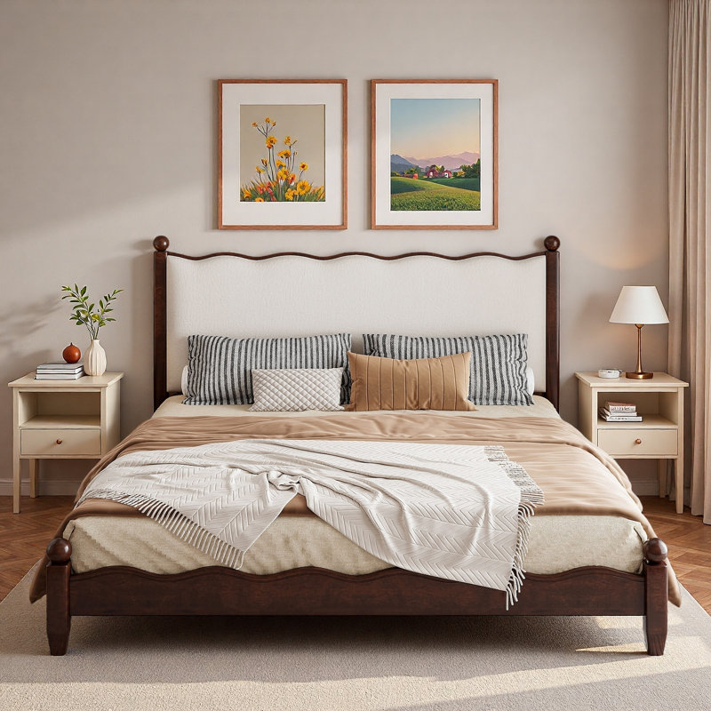 Lit plateforme en bois avec tête de lit tapissier festonnée, Beige/Espresso, Très grand lit