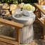 Table d'appoint d'extérieur en béton-320569852