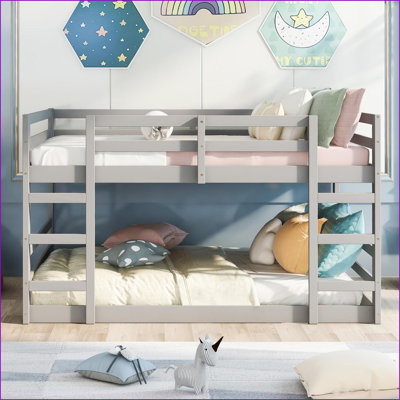 Lit superposé double au-dessus de double en pin massif avec échelle, aucun sommier nécessaire pour les chambres à coucher peu encombrantes