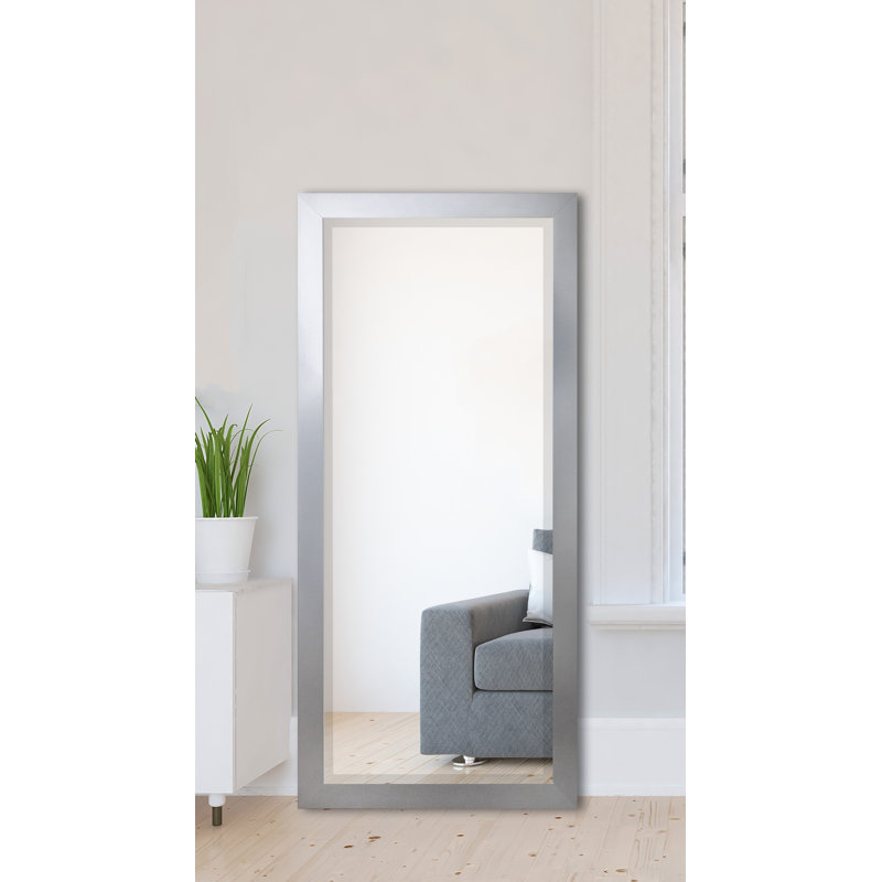 Miroir biseauté pleine longueur Shawhan, 60 po x 26,5 po, Argent