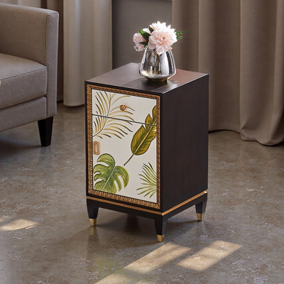 Armoire de rangement artistique peinte