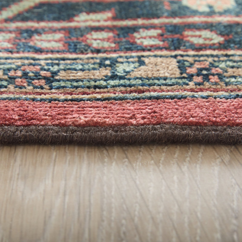 Tapis oriental traditionnel Alton, Red, Rectangle 5 pi 6 po x 8 pi 6 po