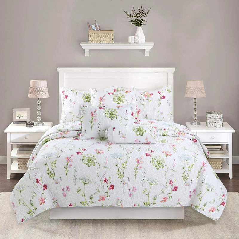 White Floral Microfiber Reversible Queen Quilt Set