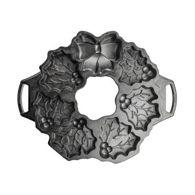 Lodge 11.68 in. L x 9.37 in. Dia. Bundt Pan Black 