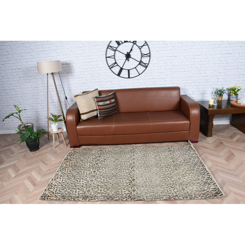 Tapis turc vintage à motif floral pour le salon en beige