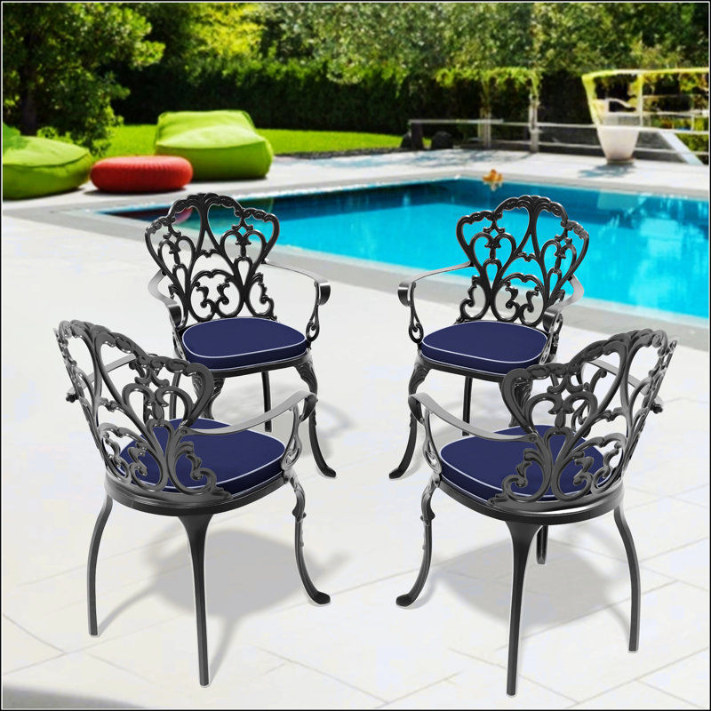 Fauteuil de patio en fonte d'aluminium 4 pièces avec structure noire et coussins de couleurs aléatoires