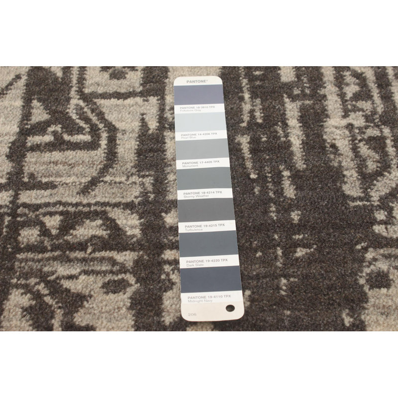 Tapis gris foncé 4 pi 11 po x 8 pi 6 po
