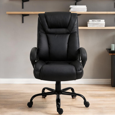 Fauteuil de bureau ergonomique massant en cuir PU noir de jais, avec hauteur réglable, bascule et roulettes pivotantes pour une utilisation intensive.