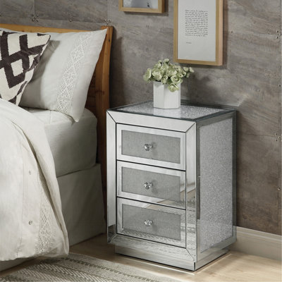 Table de chevet avec trois tiroirs Glam Style