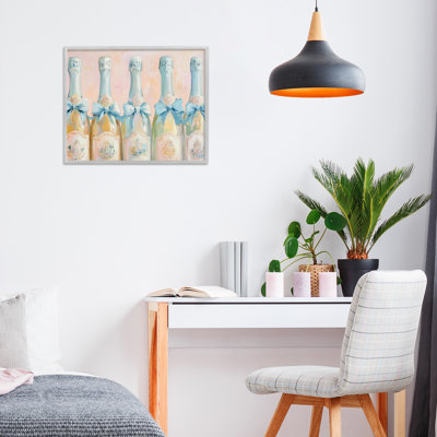 Giclée encadrée de bouteilles de champagne pastel, design par Petal Prints Design