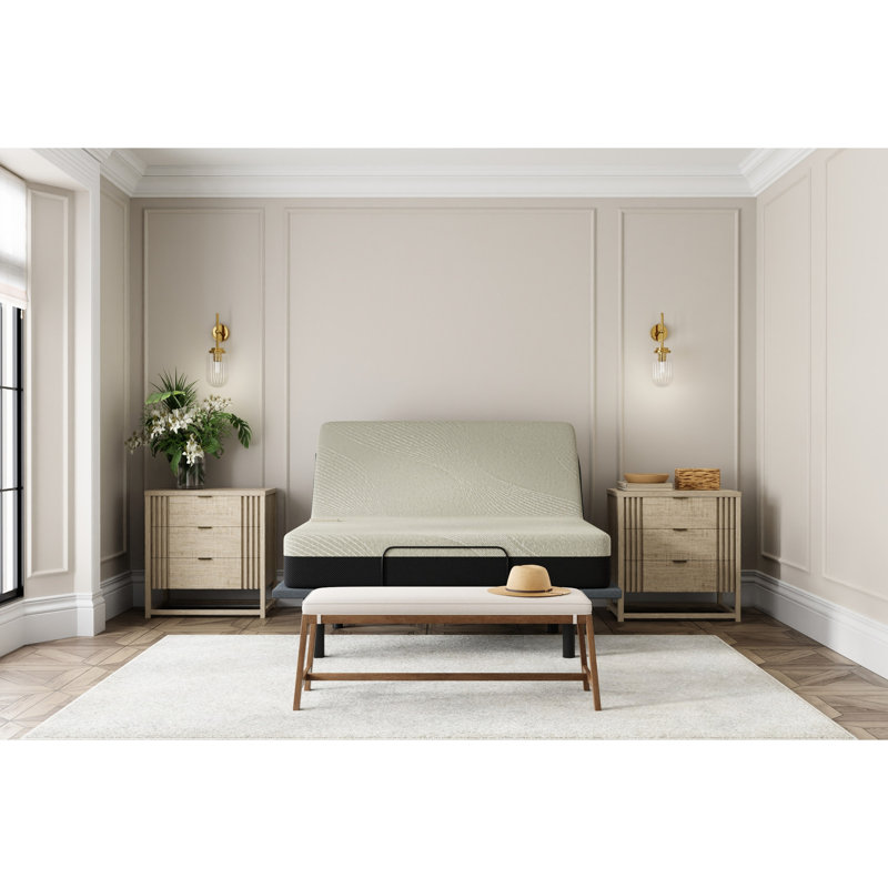 Matelas en gel très ferme de 8 po pour confort et soutien. Minimise l'impact du mouvement. Respirant et frais pour une meilleure nuit de sommeil. Couche de soutien de 2 po, couche de soutien de 4 po de profondeur. Housse à fermeture à glissière amovible. Noir gris