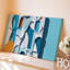 Toile, composition abstraite saisissante avec une série de formes d'art géométriques superposées dans des tons pastel doux, y compris des blancs-1316779375