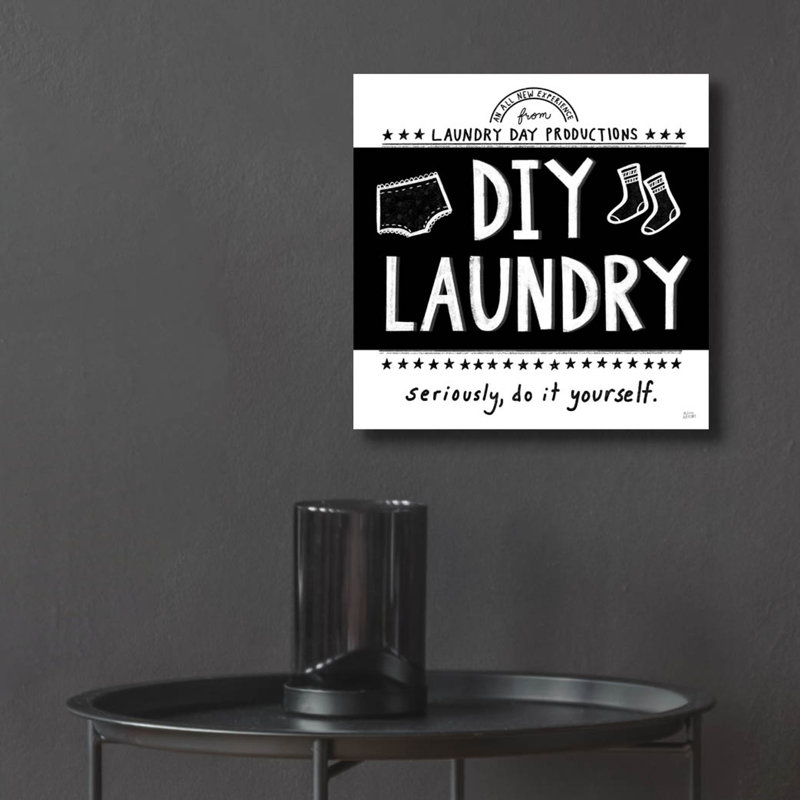 Art mural en verre Epic Art «Diy Laundry Bw» par Melissa Averinos, H 12 po x l 12 po x P 0,13 po