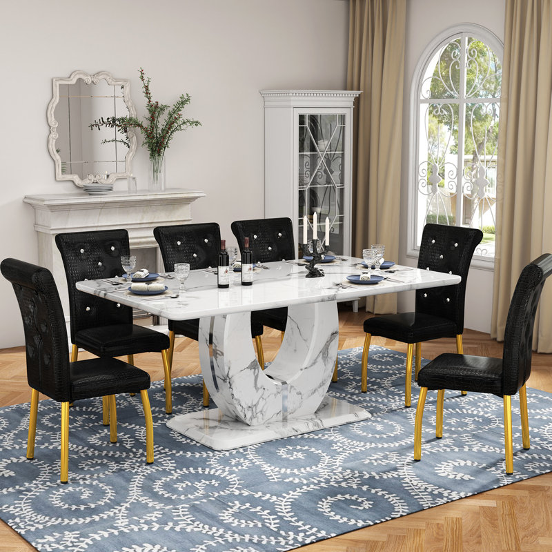 Ensemble de table de salle à manger moderne en simili marbre 63 po avec chaises en similicuir, White, Noir et or