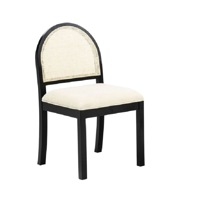 Lot de 2 chaises de salle à manger rondes noires rembourrées, avec dossier naturel et pieds en bois massif. Style contemporain pour un confort optimal, bonne stabilité d'assise, montage facile. Structure en hévéa tressé.