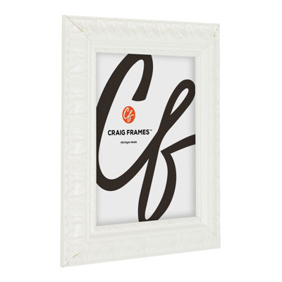 Cadre photo Craig Frames 22 x 34 pouces, blanc, style Bravado, moulure en MDF de 2 pouces, finition peinte, vitre en plexiglas et système d'accrochage inclus.