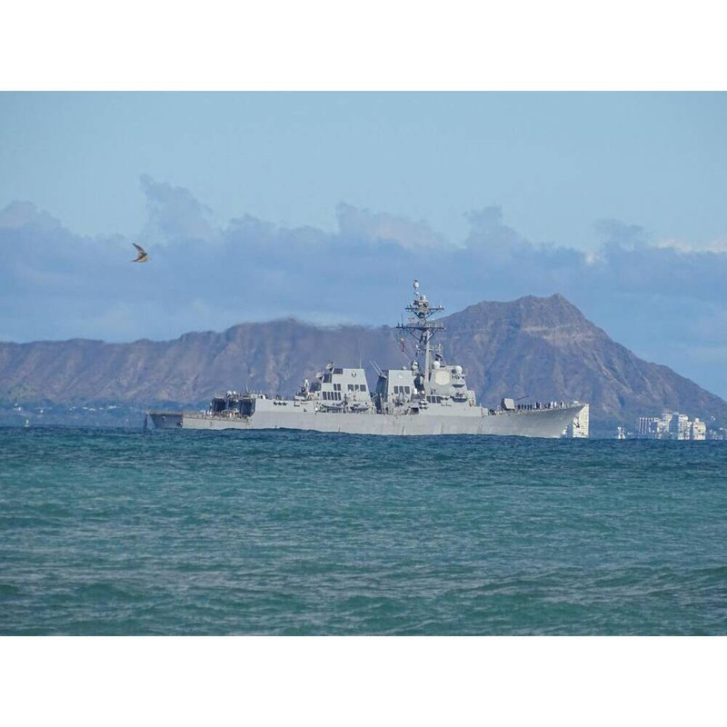 USS William P. Lawrence (DDG-110) Grand, H 10 po x l 30 po x P 5 po
