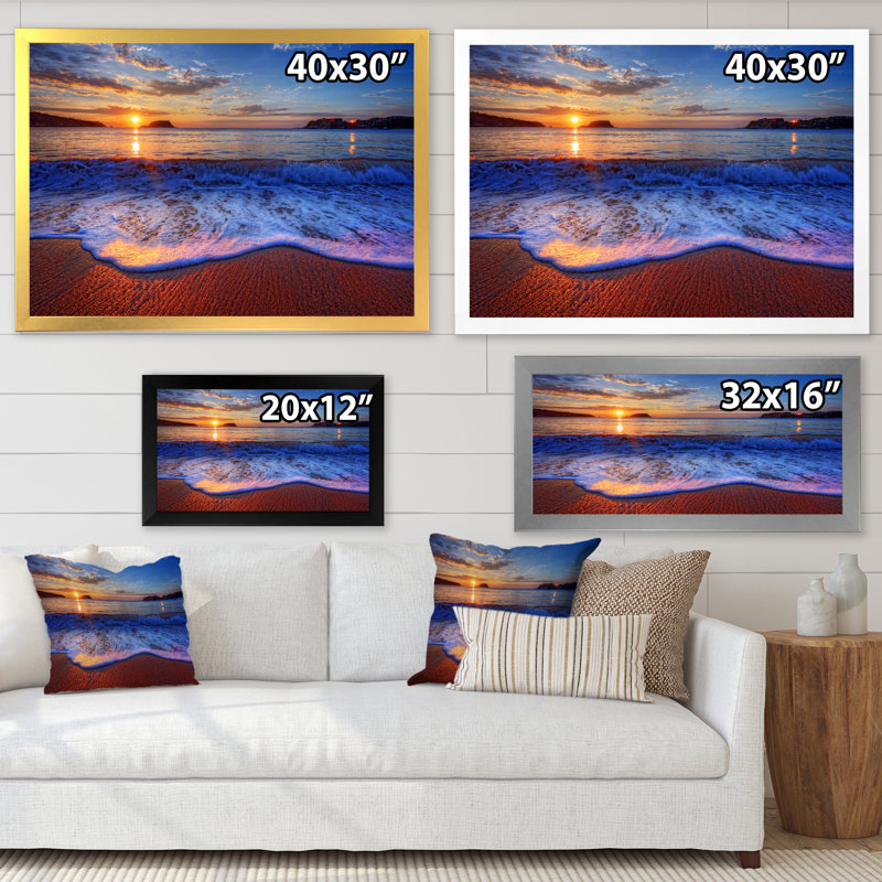 Placid Shore And Whimsical Clouds II - photographie sur toile, Cadre d'angle fermé noir, H 34 po x l 44 po x P 1,5 po