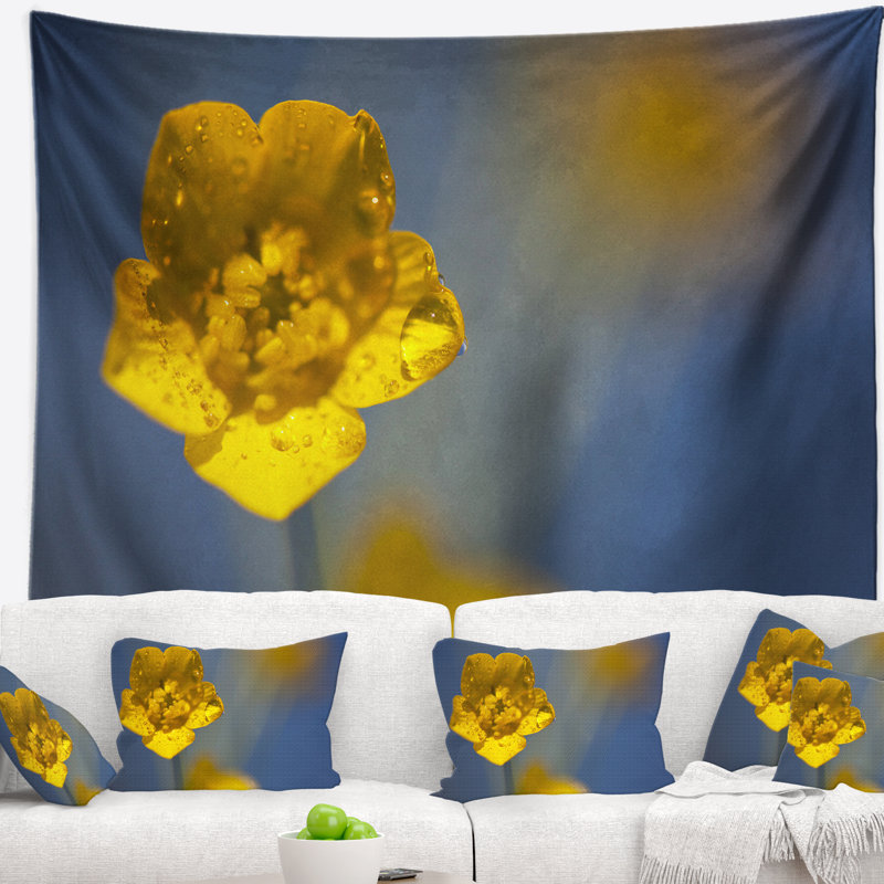 Tapisserie florale solitaire grande fleur jaune, H 32 po x l 39 po