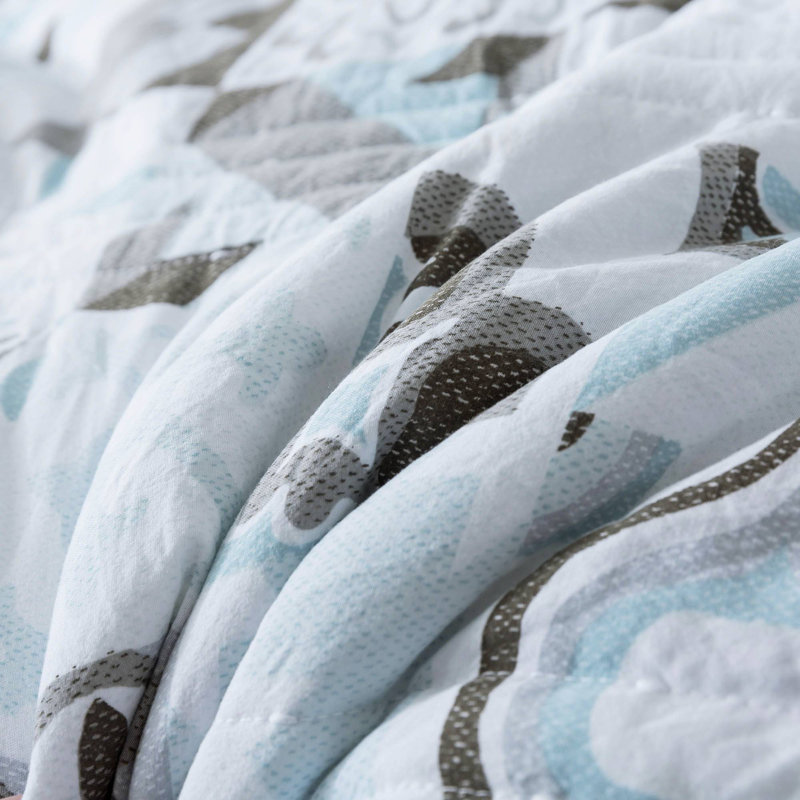  Patchwork Reversible Quilt Set, Twin Quilt + 2 Shams