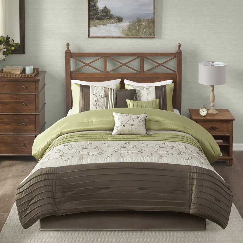 Édredon 7 pièces pour très grand lit - Design 100% broderie ornementale comprenant un édredon, des taies décoratives, des coussins décoratifs et une jupe de lit