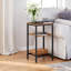 Ensemble de 2 tables de bout industrielles à 3 niveaux avec structure en acier pour le salon ou la chambre à coucher, assemblage facile, pieds réglables et tablettes spacieuses