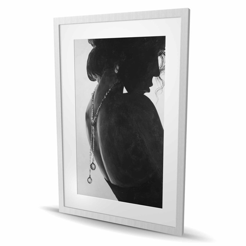 Femme chic avec des bijoux - reproduction encadrée mate pour la décoration intérieure