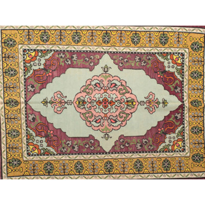 Tapis oriental multicolore tissé à la machine Oriental
