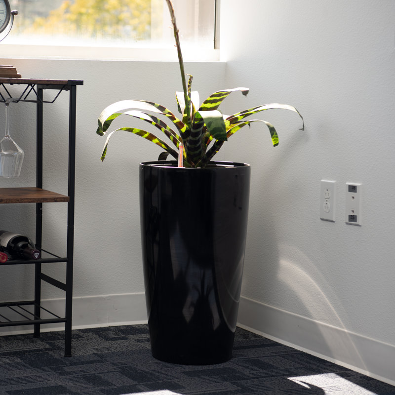 Pot de fleurs en plastique avec réservoir, Noir