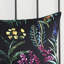 Édredon 5 pièces pour très grand / très grand lit. Couleur noire. Design luxueux avec imprimé botanique. . Comprend 2 taies décoratives et coussins décoratifs. Lavable à la machine. Très grand. Noir Conception glamour. Rembourrage. Assorti
