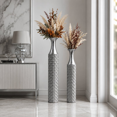 Ensemble de 2 vases de plancher en métal argenté au design minimaliste moderne, grand décor décoratif pour le salon ou le vestibule, 15 x 15 x 107 cm et 14 x 14 x 95 cm