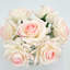 Petit centre de table avec arrangement de fleurs douillettes-685060993