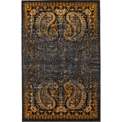 Tapis oriental noir Yareli