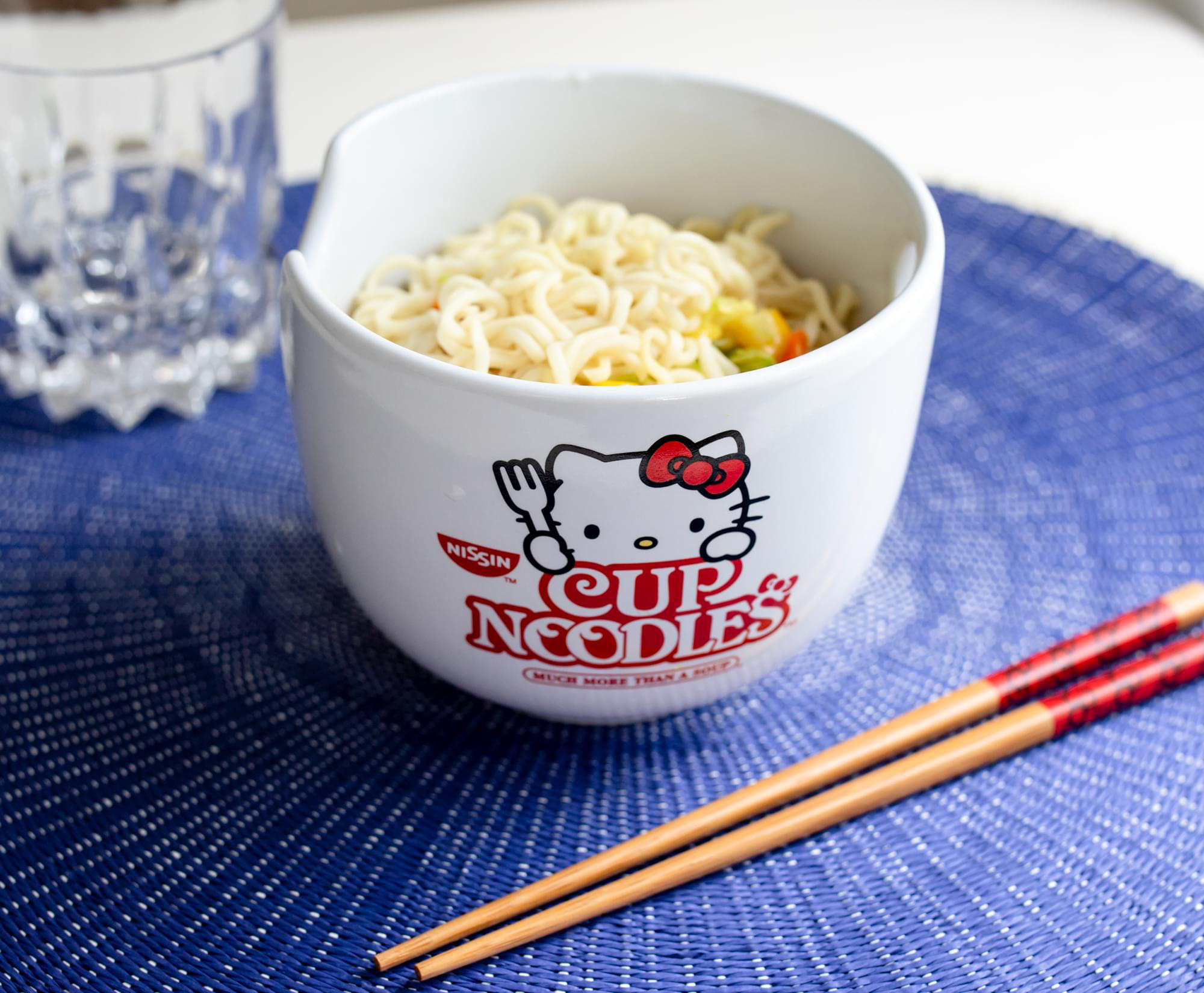 Microwavable Ceramic Noodle Bowl With Handle and Glass Lid Fine