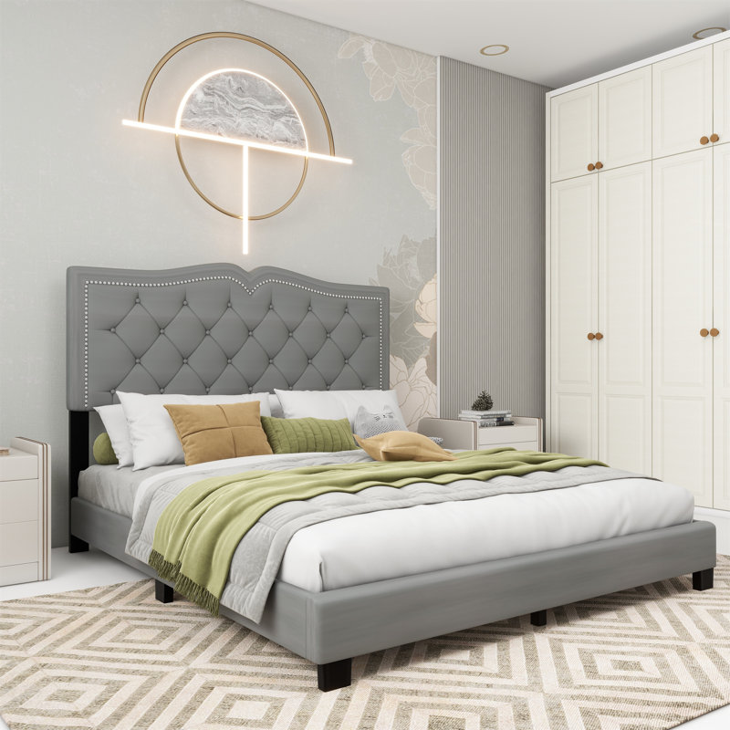 Lit plateforme tapissier standard avec tête de lit capitonnée Joziyah, Grand, gris