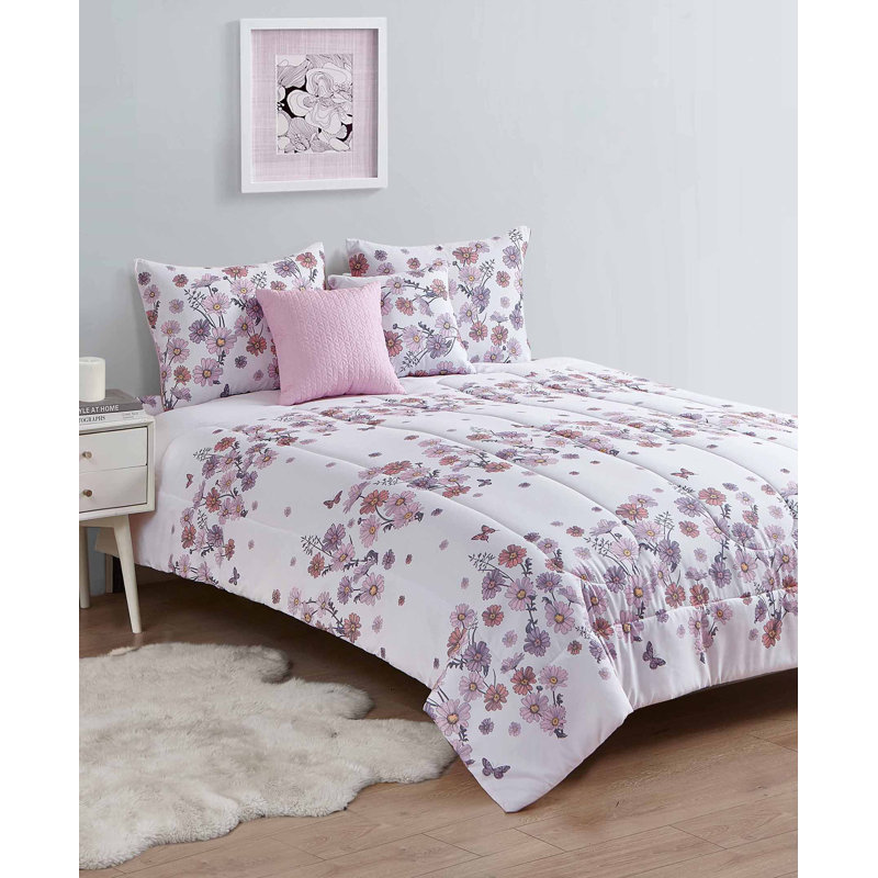 Channel Comforter, King Comforter + 2 Shams + 2 Throw Pillows