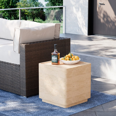 Table d'appoint en béton pour l'extérieur