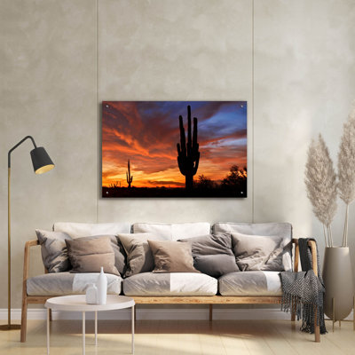 «Mesa Saguaro Sunset 5078» par Mike Jones, art mural en verre acrylique, 36 po x 24 po