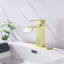 Robinet de salle de bain à cascade, robinet de meuble-lavabo à poignée simple-126707621