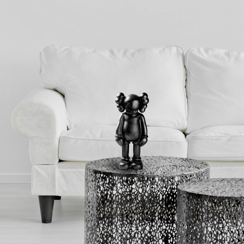 Objet décoratif peint à la main, noir, 4,7 po x 10,2 po x 3,1 po | 100% polyester, variations de couleurs uniques | Accent parfait pour la décoration intérieure, le style moderne et la touche artistique dans les espaces de vie