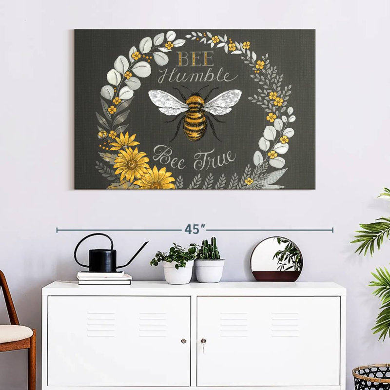 Brampt Bee Humble Bee True, 26" H x 39" W